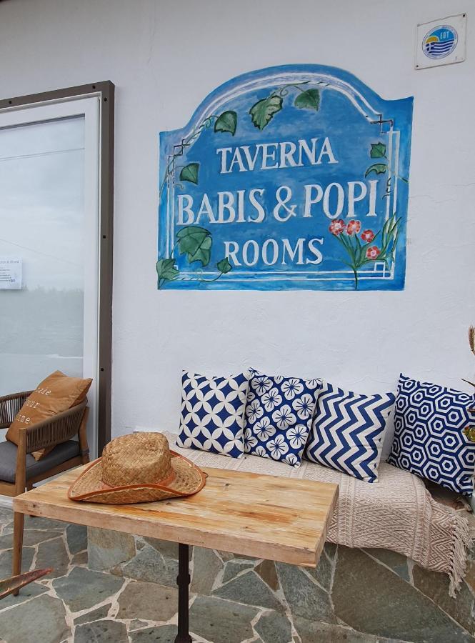 Babis & Popi Rooms And Studios Frangocastelo Luaran gambar