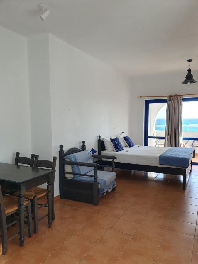 Babis & Popi Rooms And Studios Frangocastelo Luaran gambar