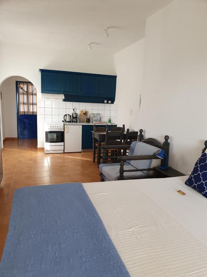 Babis & Popi Rooms And Studios Frangocastelo Luaran gambar