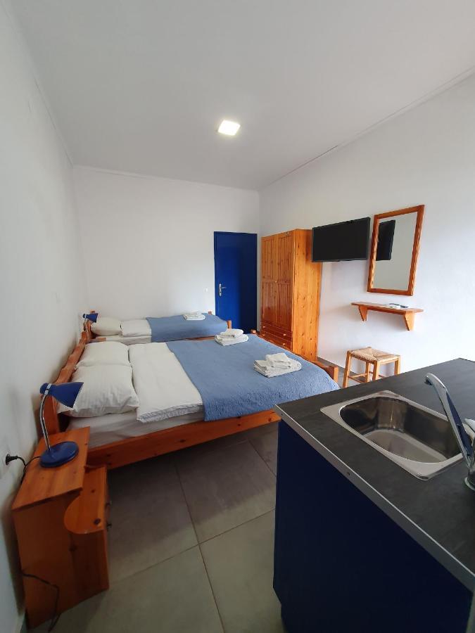 Babis & Popi Rooms And Studios Frangocastelo Luaran gambar