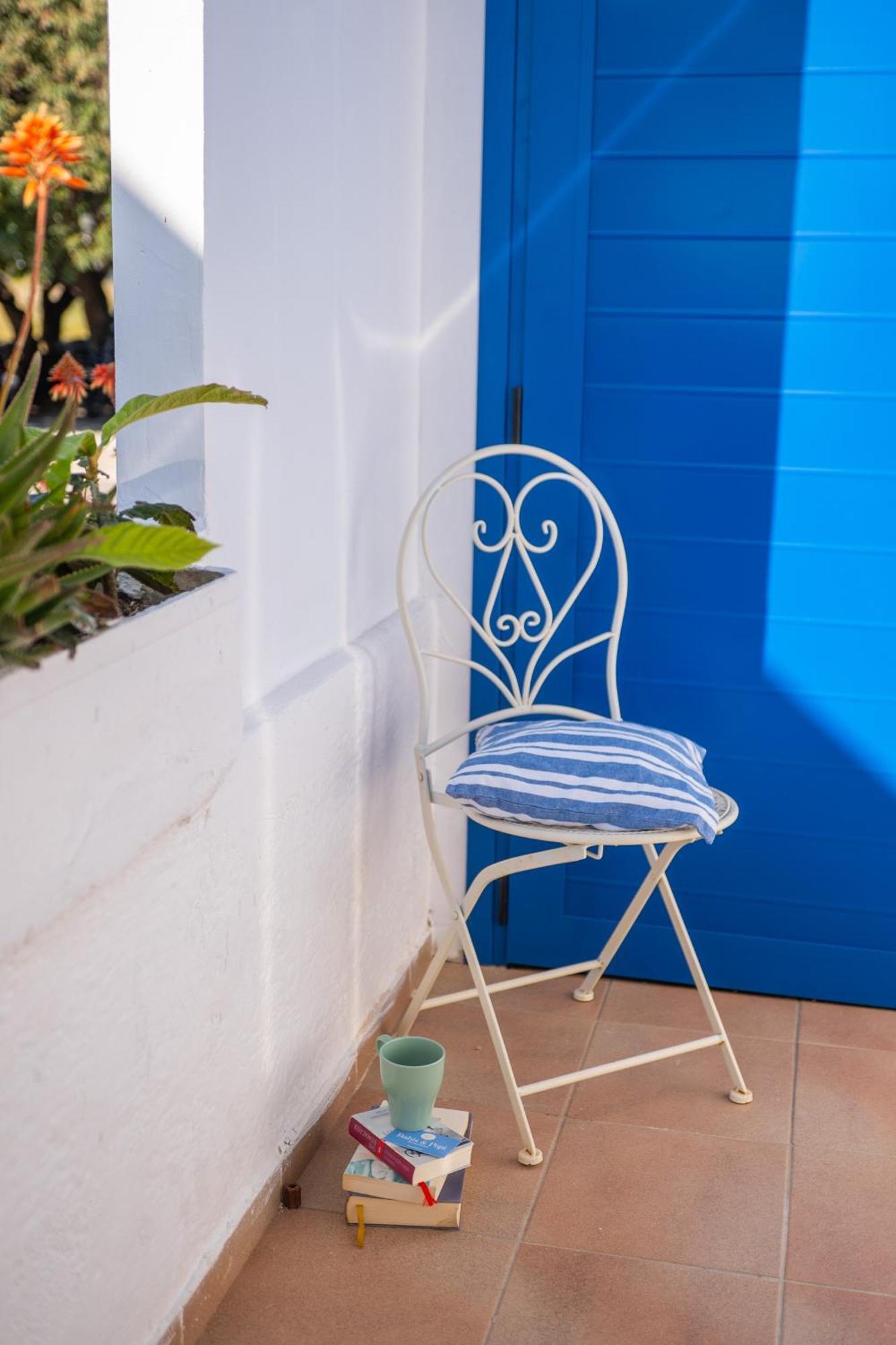 Babis & Popi Rooms And Studios Frangocastelo Luaran gambar