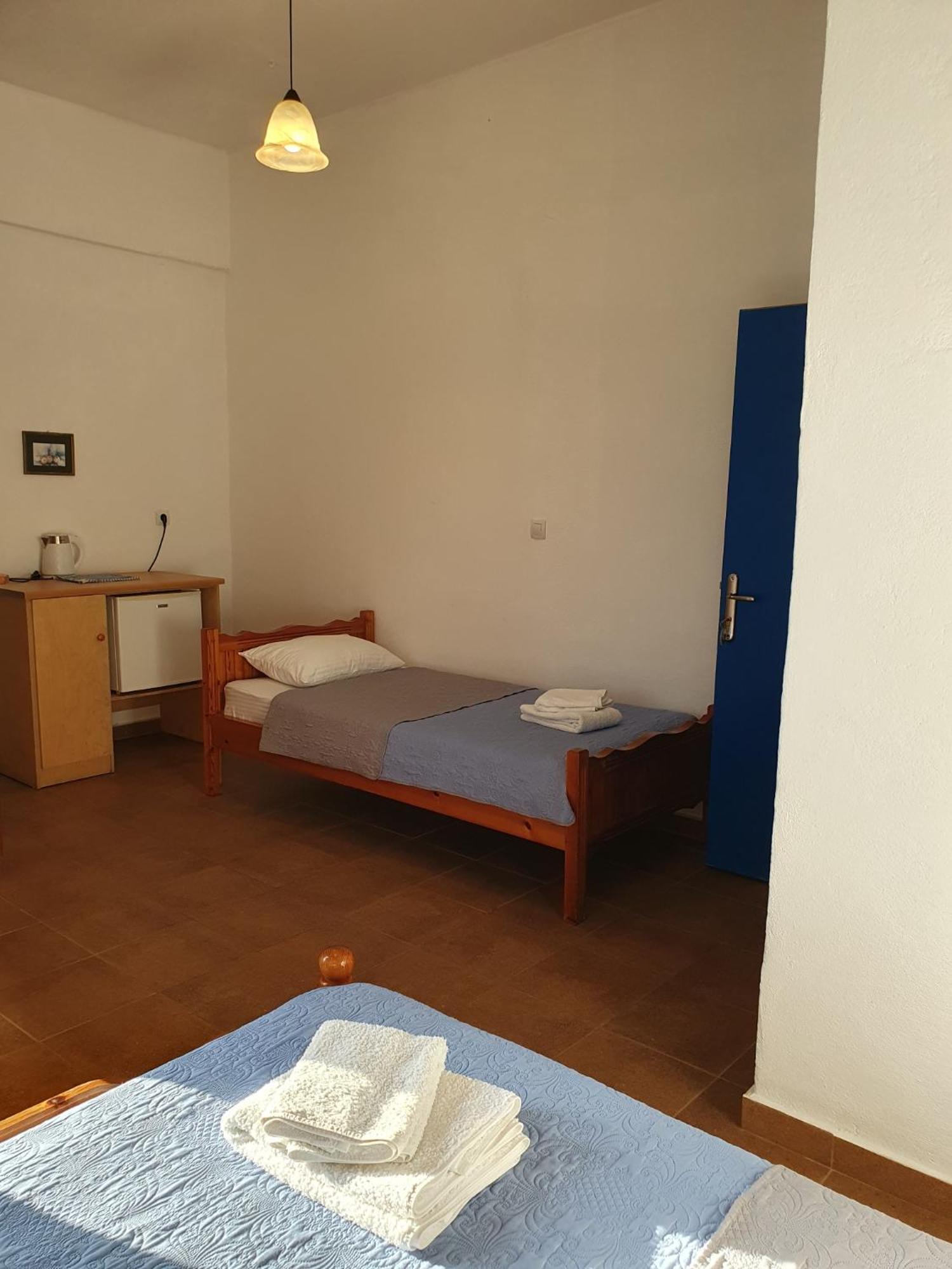 Babis & Popi Rooms And Studios Frangocastelo Bilik gambar