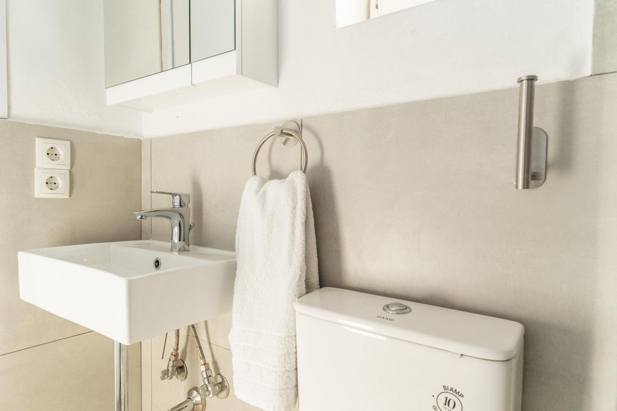 Babis & Popi Rooms And Studios Frangocastelo Luaran gambar