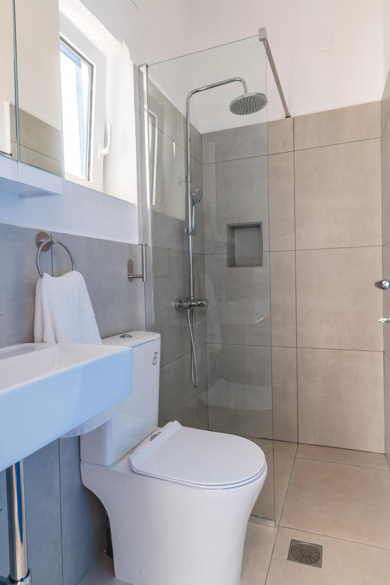 Babis & Popi Rooms And Studios Frangocastelo Luaran gambar