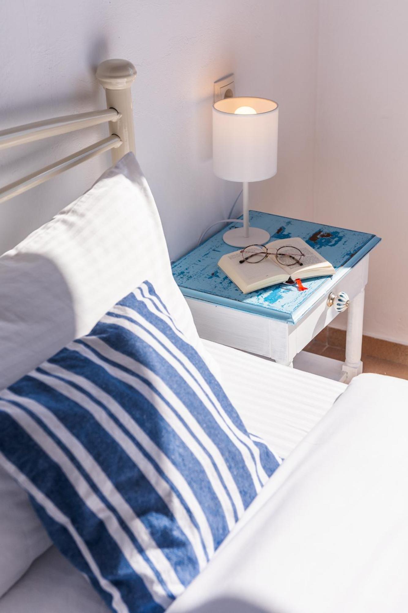 Babis & Popi Rooms And Studios Frangocastelo Luaran gambar